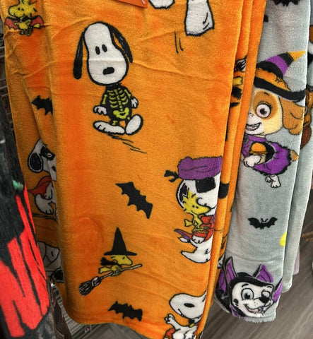 Snoopy Orange Halloween Throw