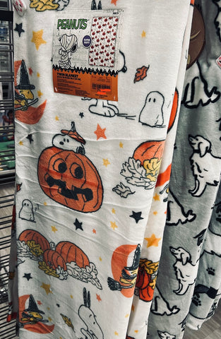 Snoopy Ghost Halloween Throw
